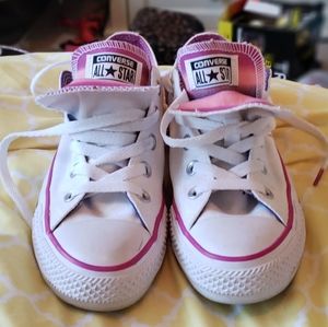 White & pink converse